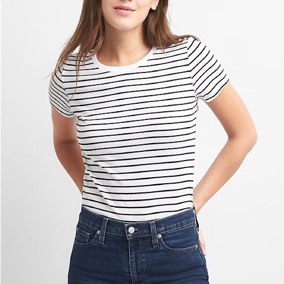 a new day Tops - 3/$15 🌸 A New Day Stripe Crewneck Short Sleeve T Shirt Cotton Blend Fitted Tee